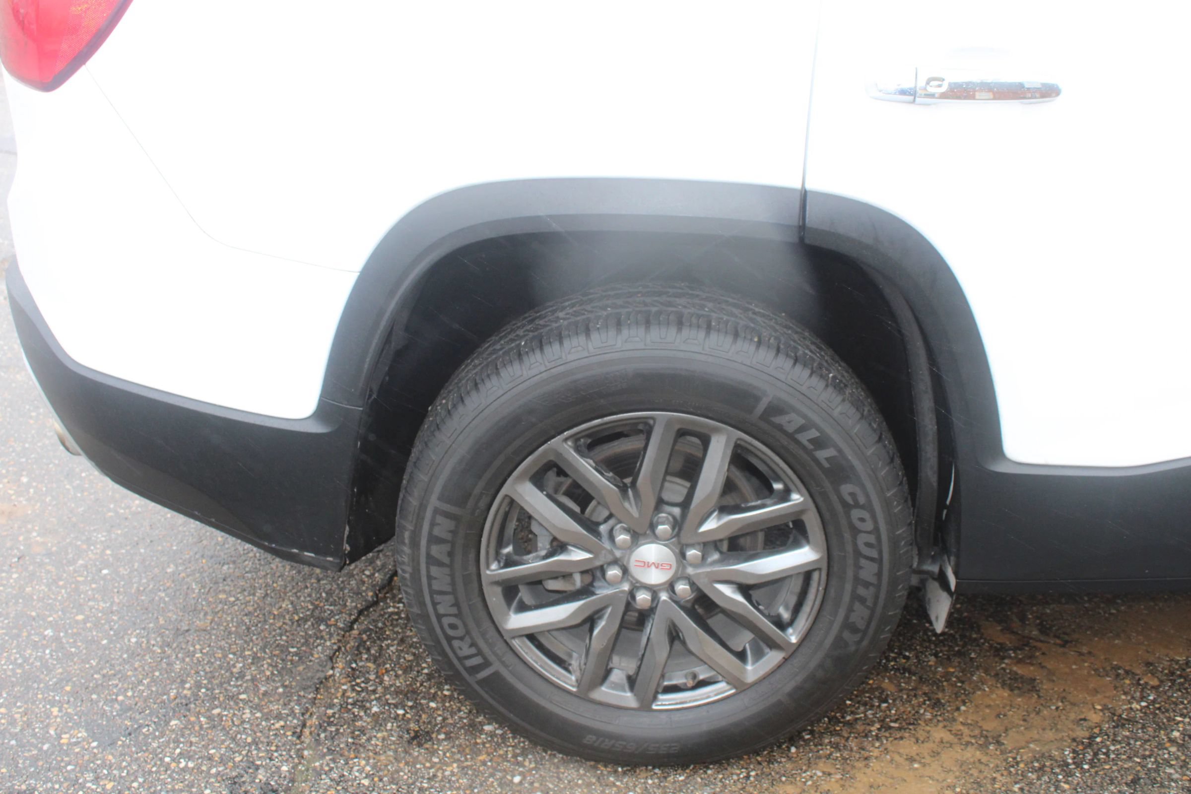 Used 2019 GMC Acadia SLT FWD image 46
