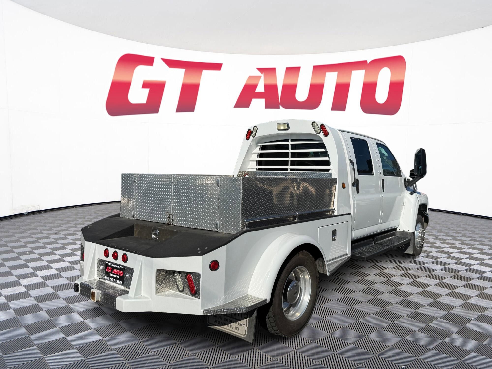 Used 2005 GMC TopKick C4500 2WD Crew Cab image 7