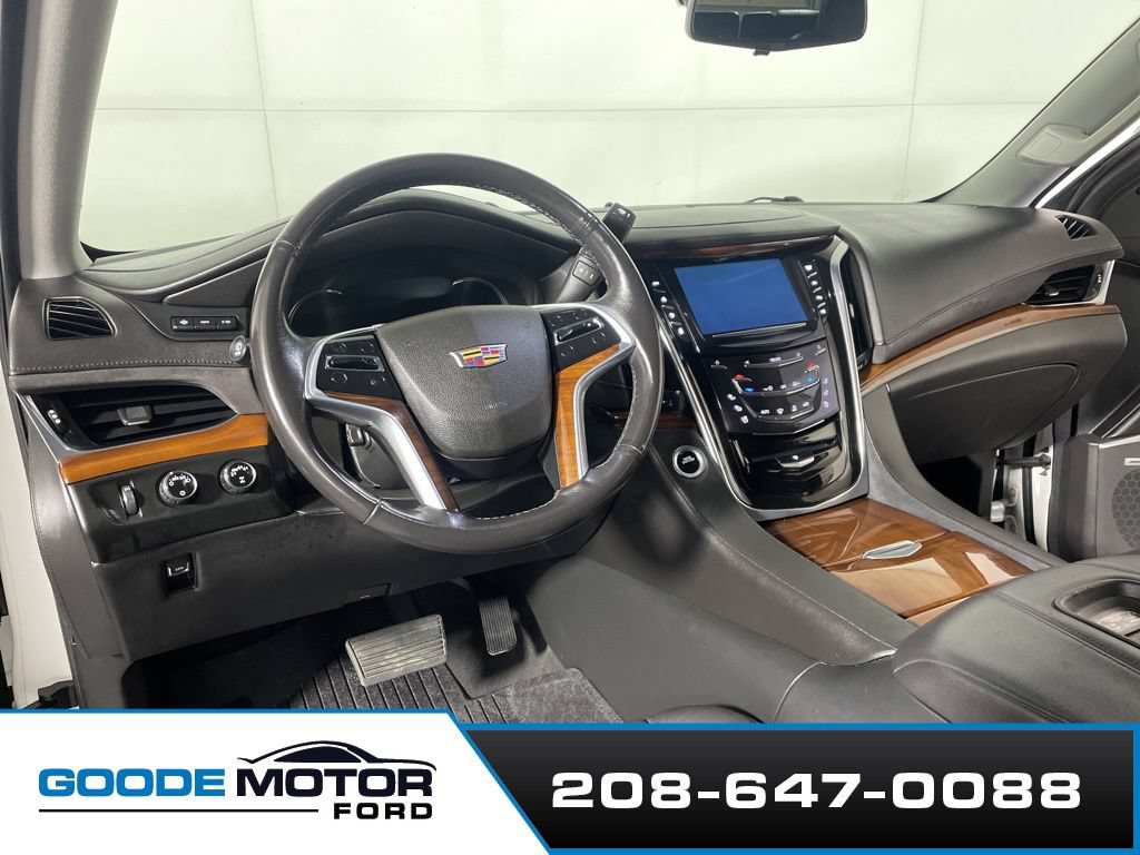 Used 2019 Cadillac Escalade Premium Luxury AWD/4WD image 8