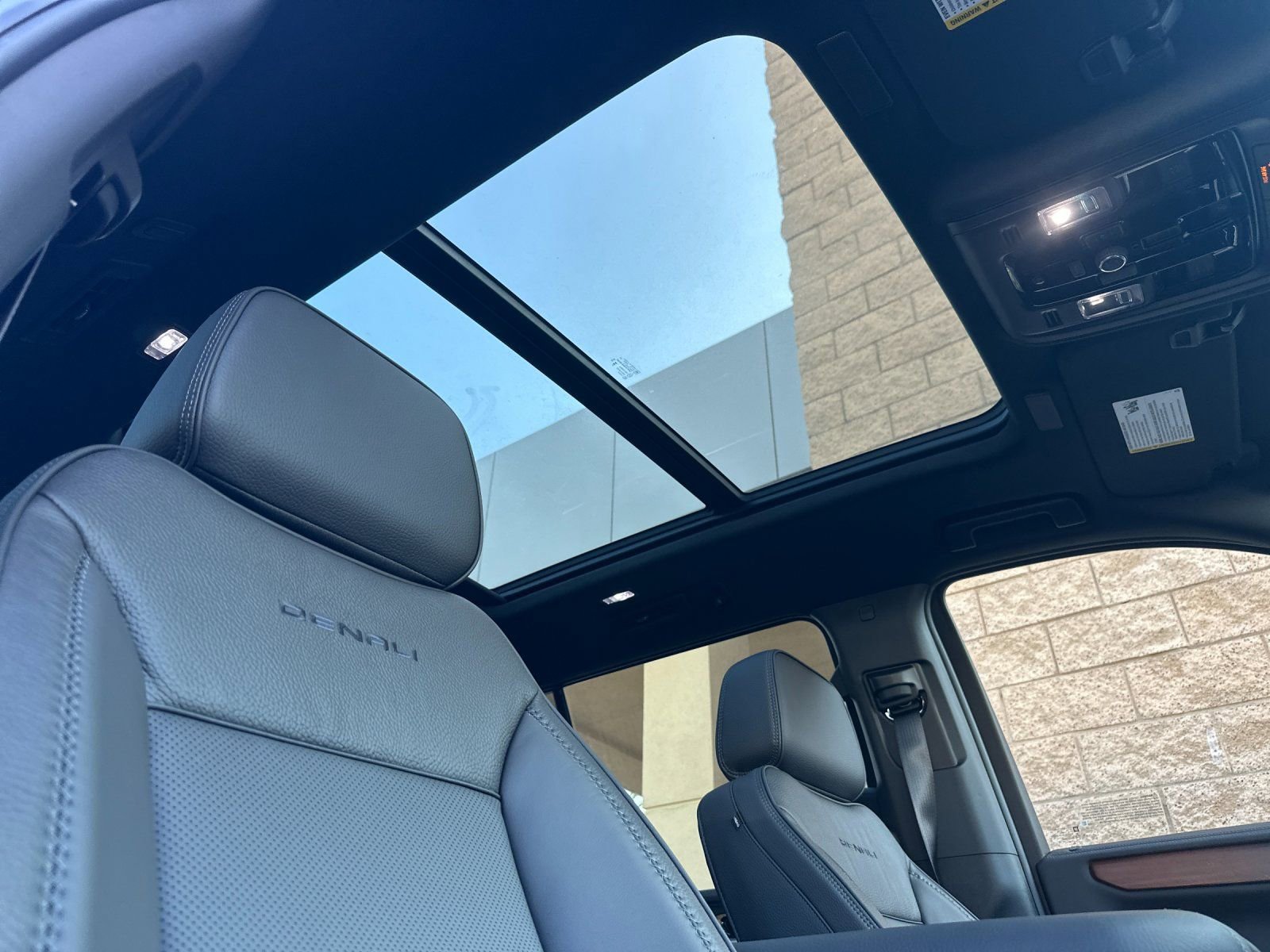 New 2026 GMC Yukon XL Denali w/ Sun & Power Step Package AWD/4WD image 18