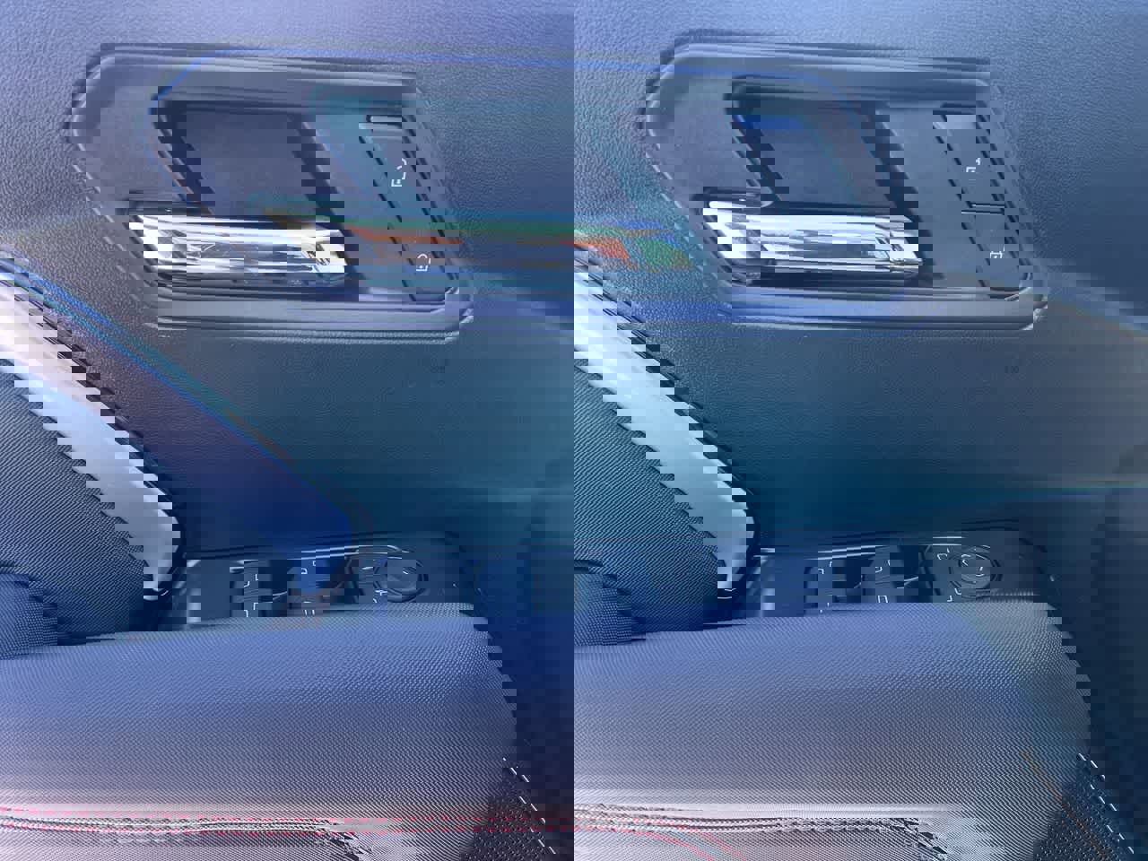 Used 2024 Chevrolet Colorado Z71 w/ Z71 Convenience Package 2 image 13