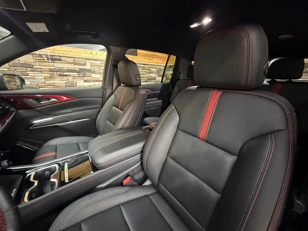 Used 2025 Chevrolet Traverse RS w/ LPO, Floor Liner Package AWD/4WD image 22