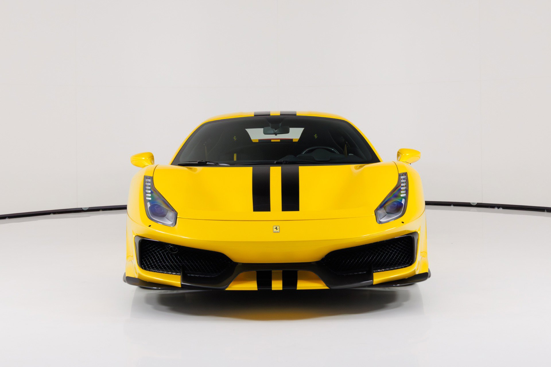 Used 2020 Ferrari 488 Pista image 8