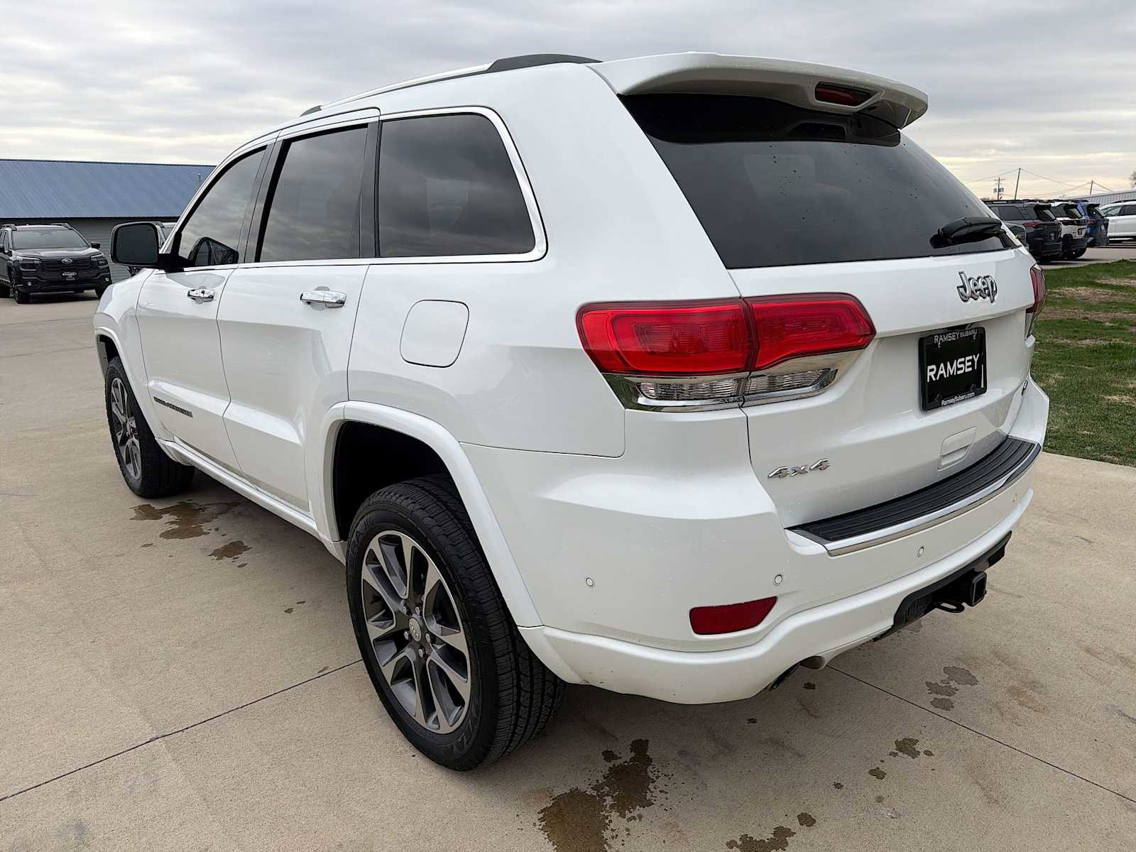 Used 2018 Jeep Grand Cherokee Overland image 4