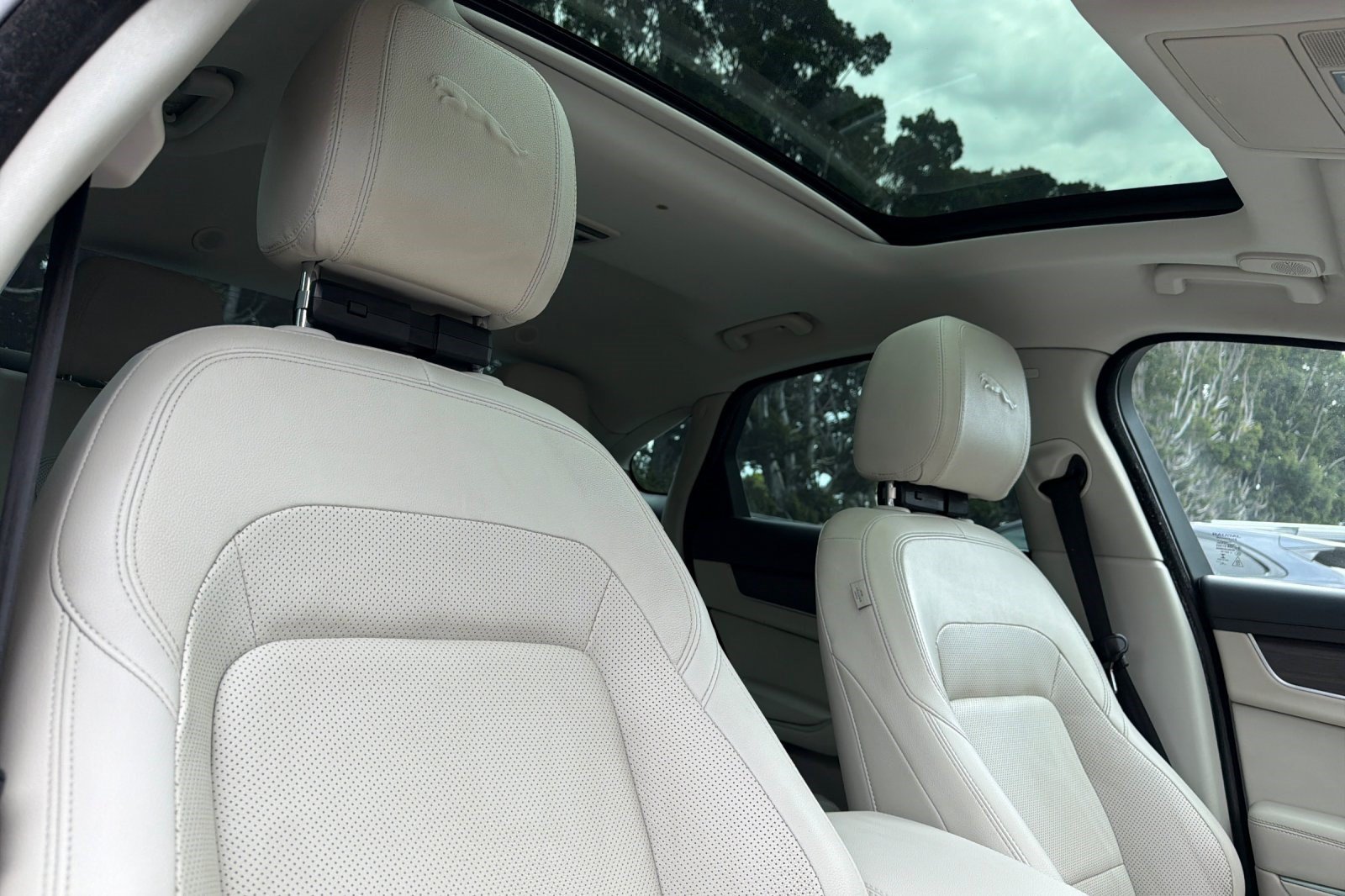 Used 2021 Jaguar XF S RWD image 25