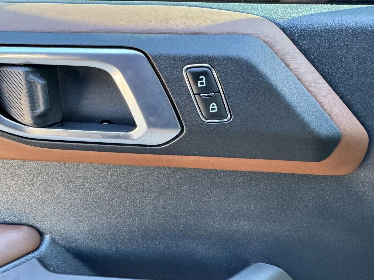 Used 2023 Ford Bronco Outer Banks image 15