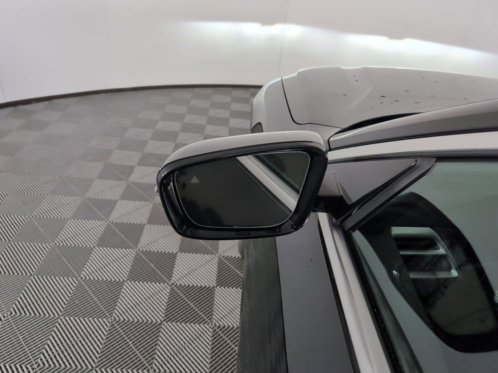 Used 2025 BMW 430i xDrive Coupe w/ Convenience Package image 21