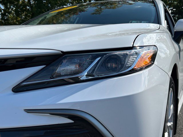 Used 2024 Toyota Camry LE w/ Convenience Package FWD image 10