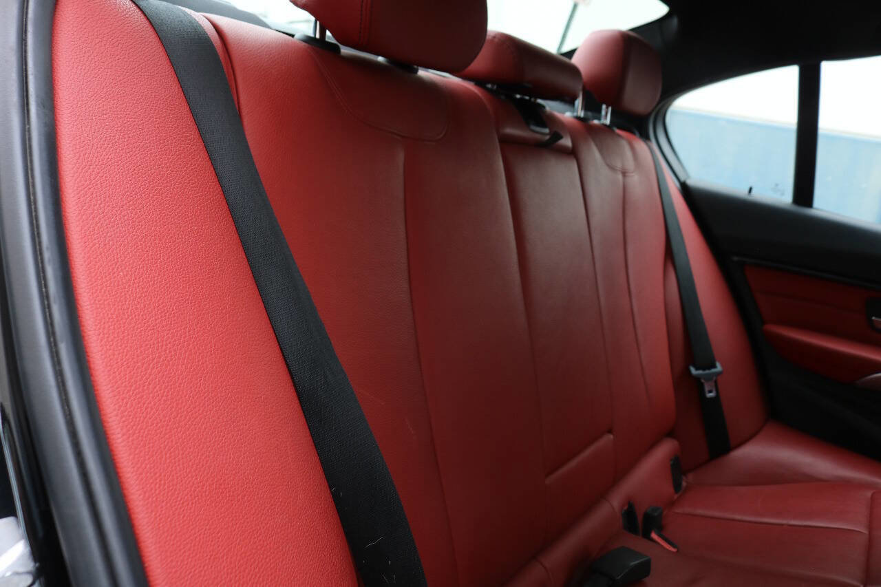 Used 2016 BMW 340i xDrive Sedan image 19