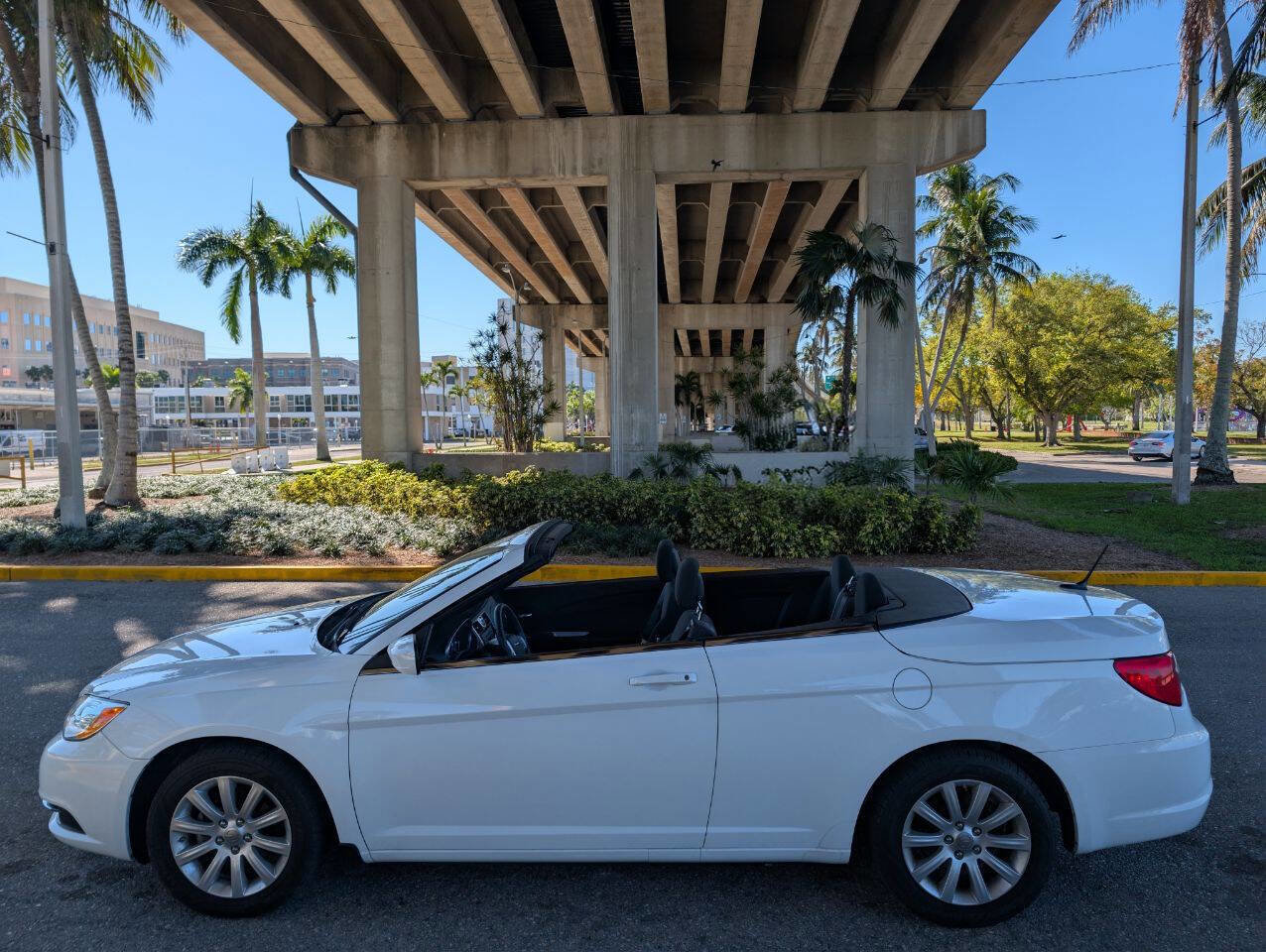 Used 2012 Chrysler 200 Touring image 9