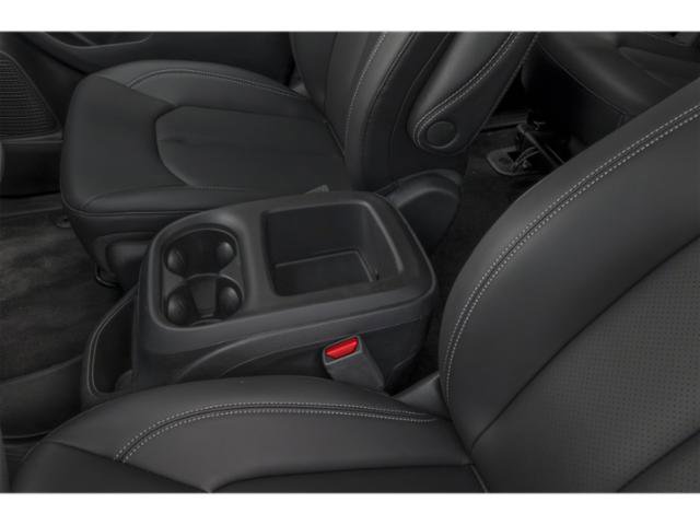 Certified 2026 Chrysler Pacifica Premium FWD image 13