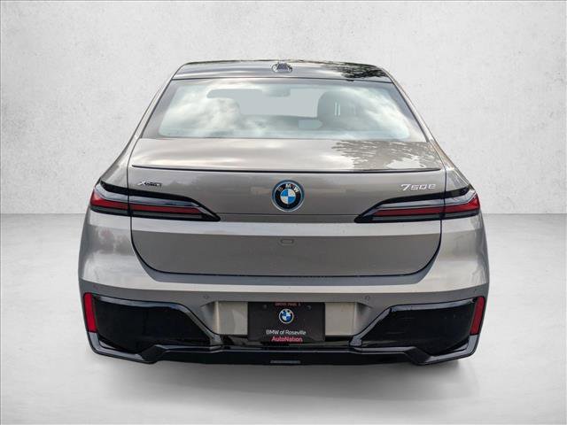New 2026 BMW 750e xDrive w/ Executive Package image 7