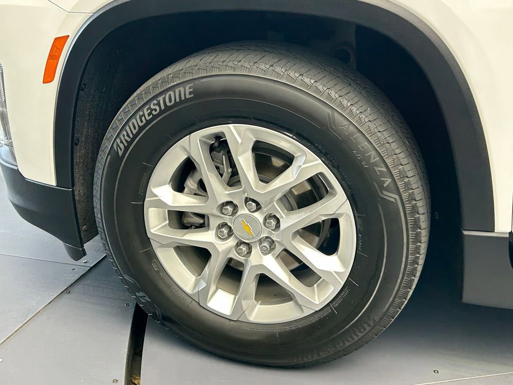 Used 2022 Chevrolet Traverse LS image 28