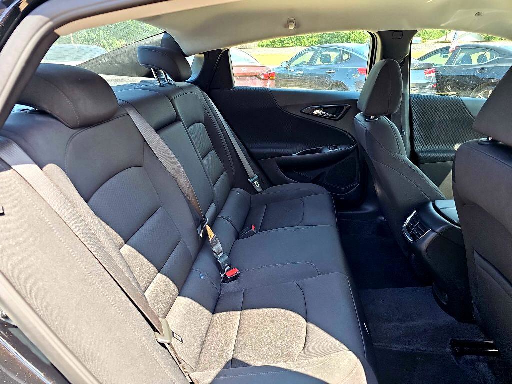 Used 2025 Chevrolet Malibu LT image 17