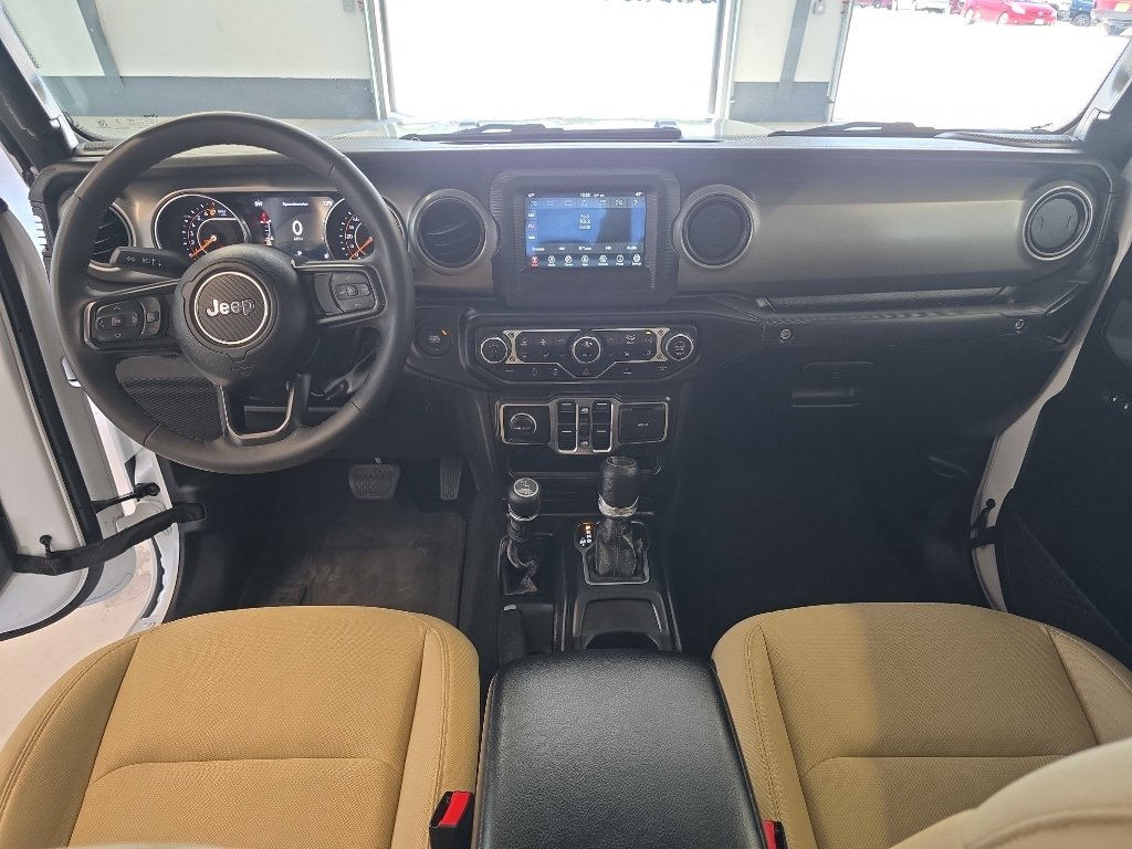 Used 2023 Jeep Gladiator Sport AWD/4WD image 9