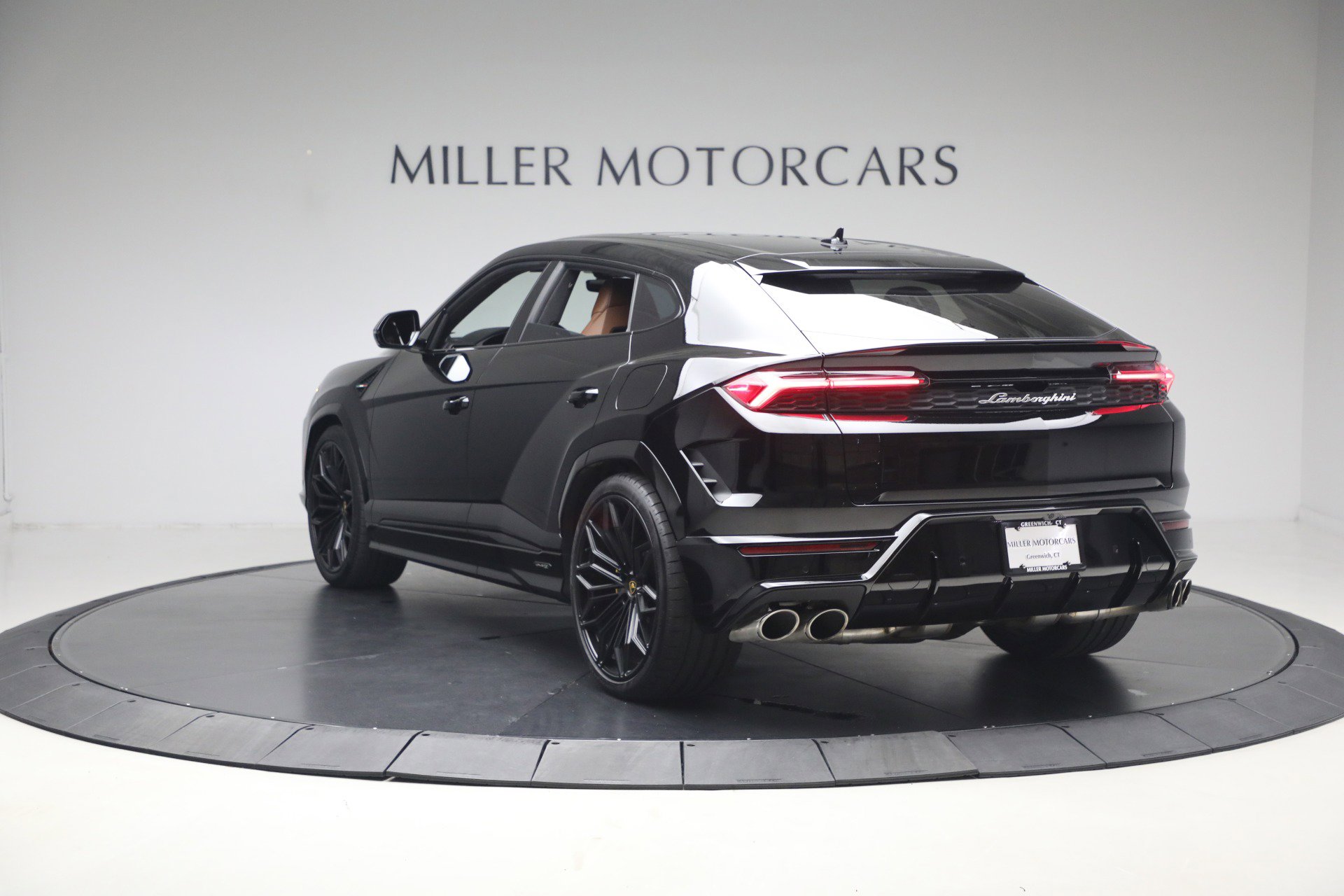 Used 2025 Lamborghini Urus SE AWD/4WD image 5