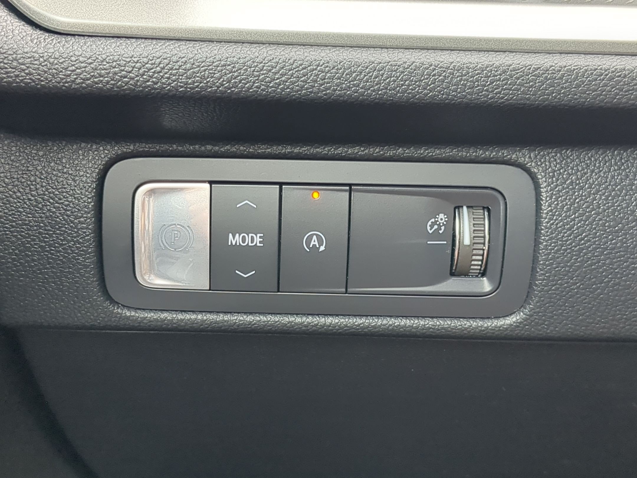 Used 2024 Chevrolet Traverse LT w/ Trailering Package FWD image 17