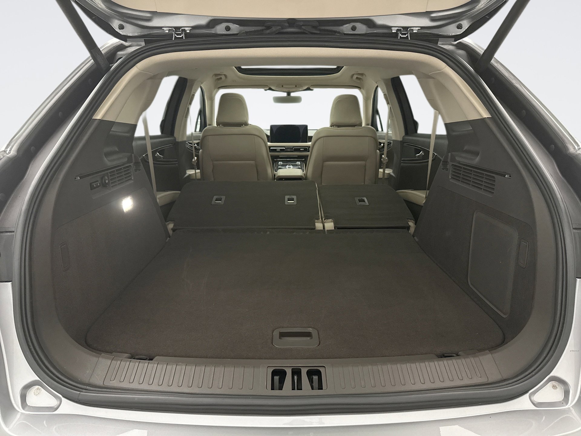 Used 2023 Lincoln Nautilus Reserve AWD/4WD image 24