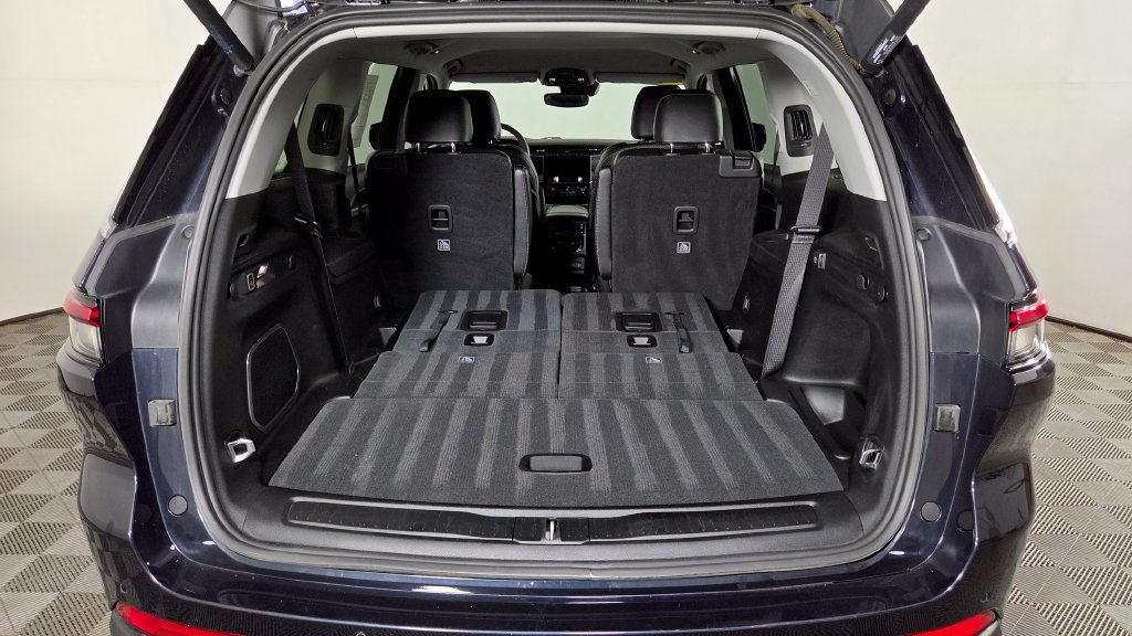 Used 2023 Jeep Grand Cherokee L Limited AWD/4WD image 13