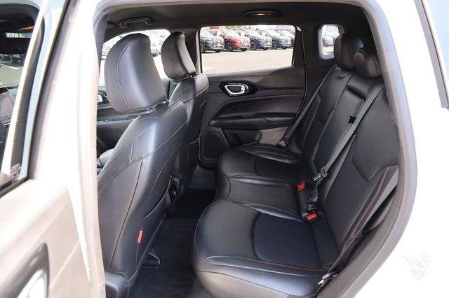 Used 2025 Jeep Compass Trailhawk w/ Trailer Tow Group AWD/4WD image 9