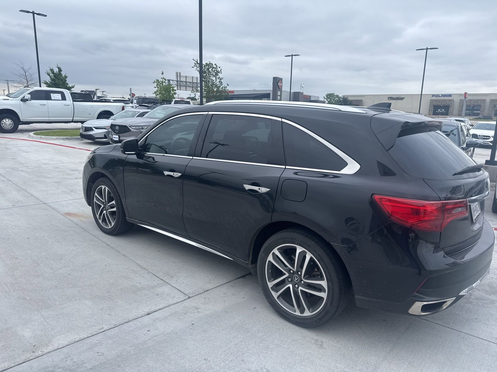 Used 2017 Acura MDX SH-AWD w/ Advance Package image 4
