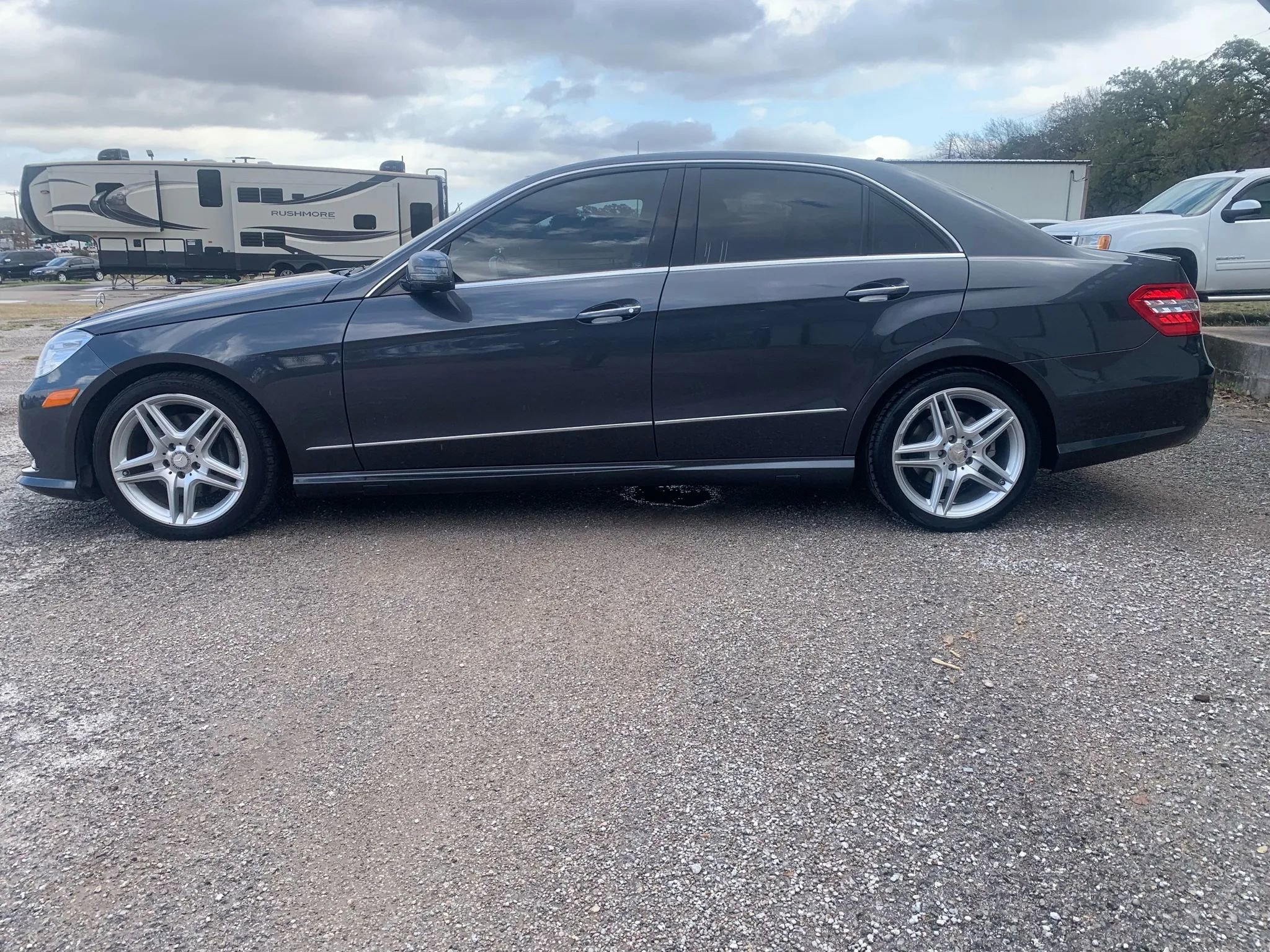 Used 2013 Mercedes-Benz E 350 Sedan image 2