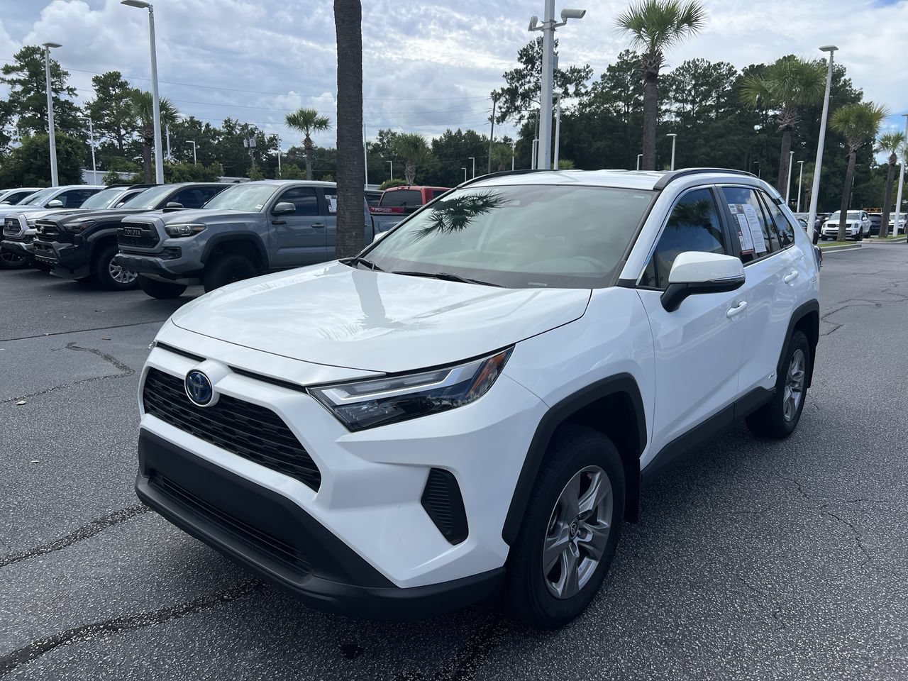 Used 2024 Toyota RAV4 XLE AWD/4WD image 5