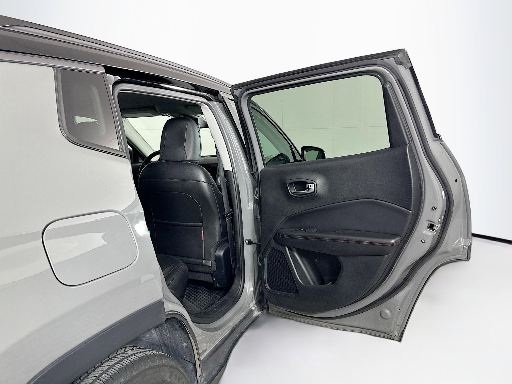 Used 2020 Jeep Compass Trailhawk w/ Cold Weather Group image 28