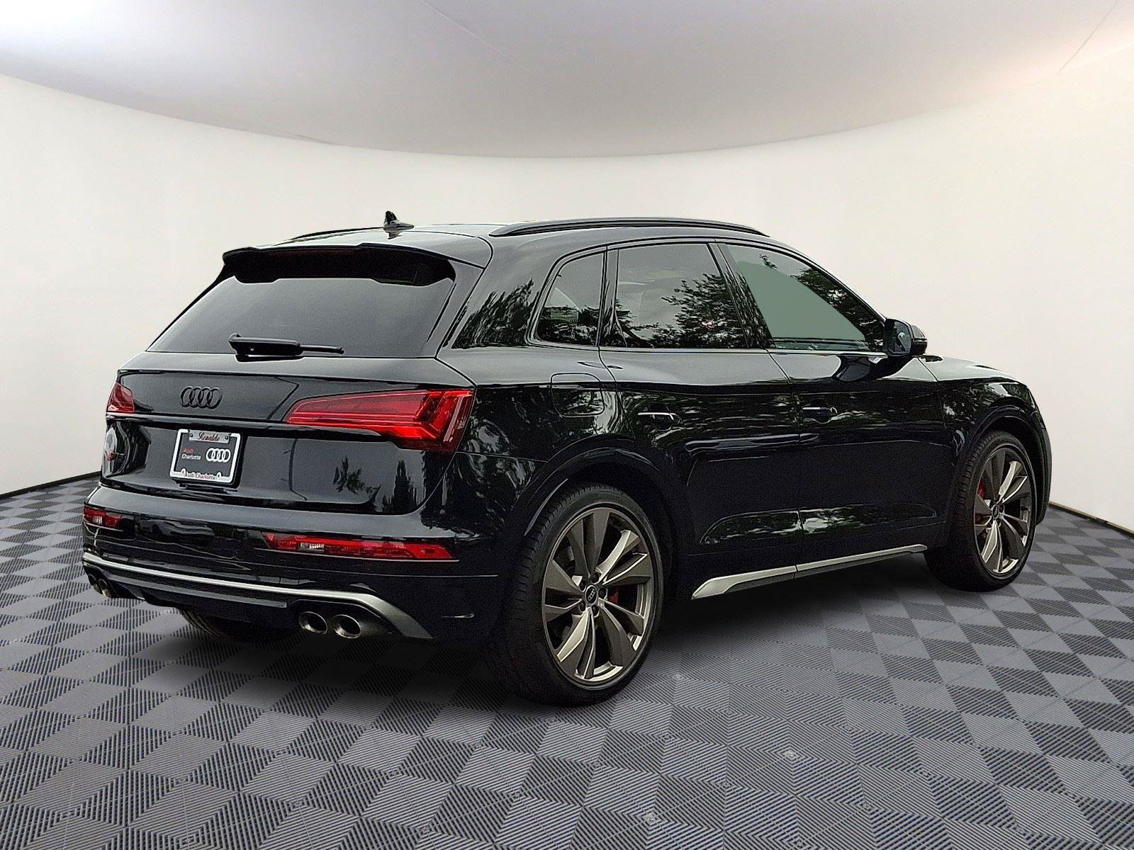 Used 2025 Audi SQ5 Premium Plus w/ Premium Plus Package AWD/4WD image 6