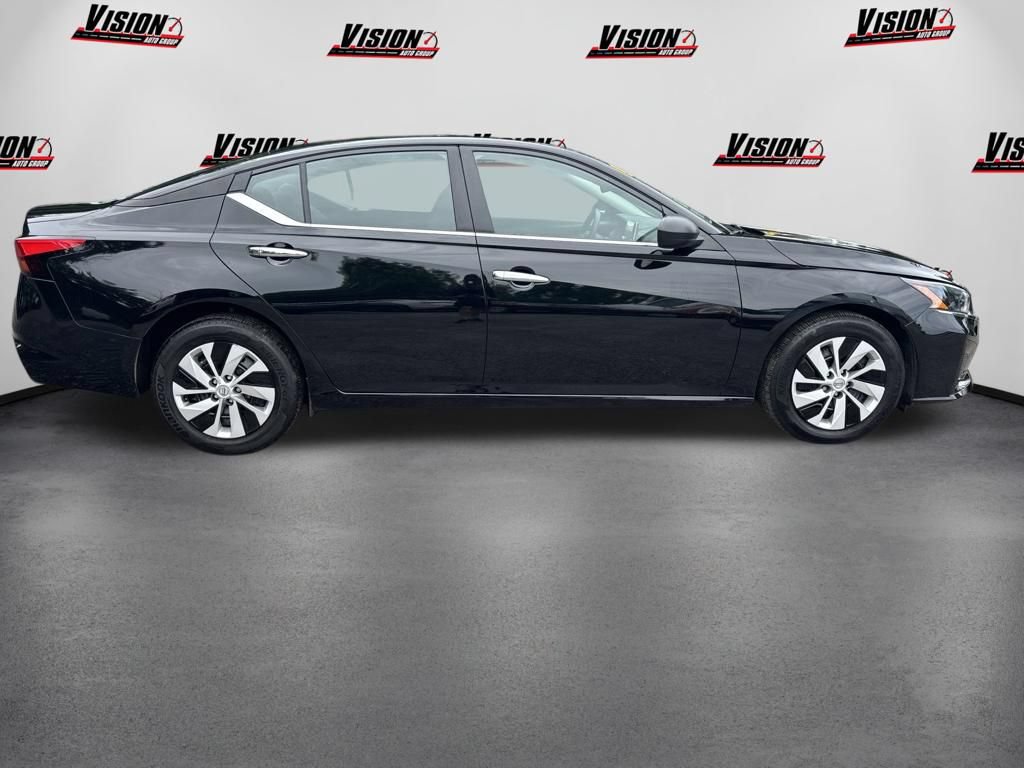 Certified 2025 Nissan Altima 2.5 S FWD image 4