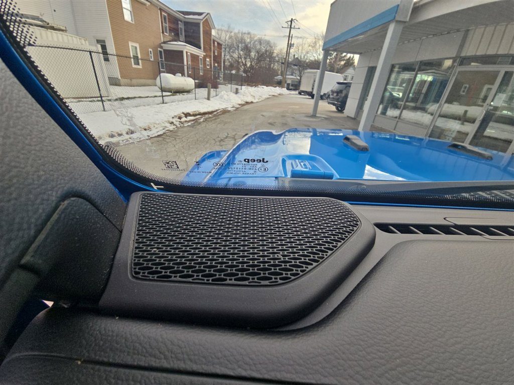 Used 2023 Jeep Gladiator Willys image 23