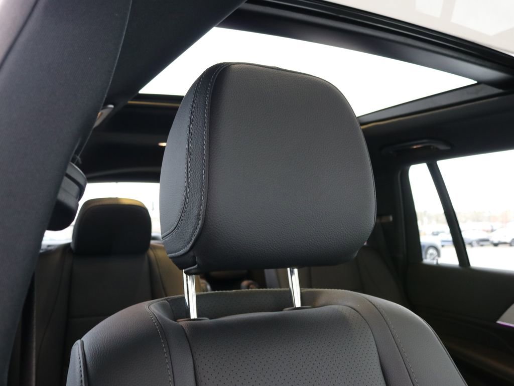 Used 2025 Mercedes-Benz GLS 450 4MATIC image 46