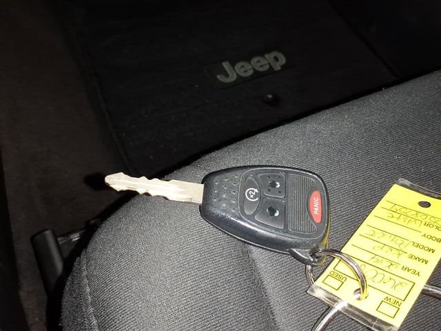 Used 2014 Jeep Patriot Latitude FWD image 24