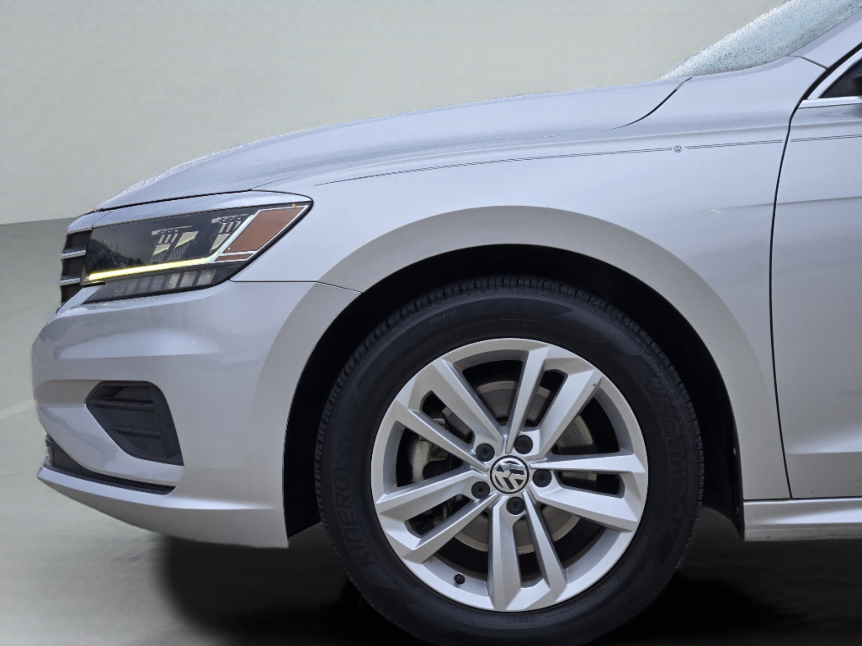 Used 2020 Volkswagen Passat 2.0T SE w/ Sunroof Package FWD image 31