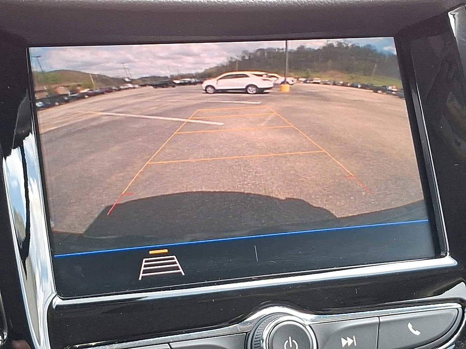 Used 2022 Chevrolet Trax LT w/ LT Convenience Package AWD/4WD image 18