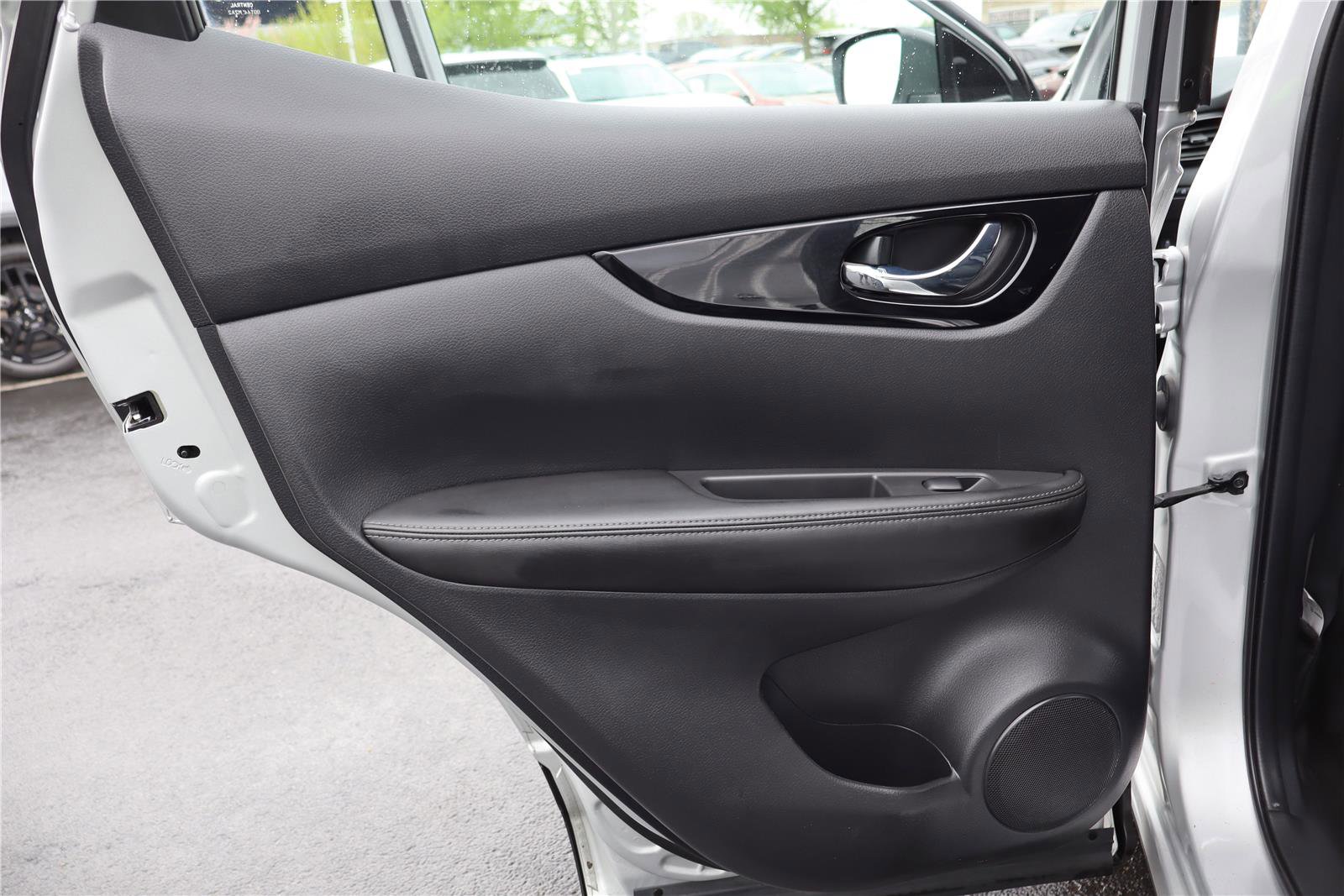 Used 2021 Nissan Rogue Sport SL AWD/4WD image 25