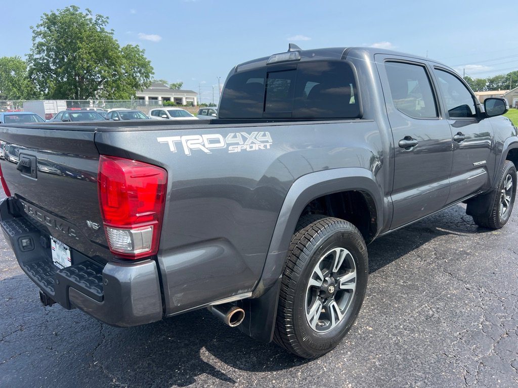 Used 2017 Toyota Tacoma 4x4 Double Cab image 7
