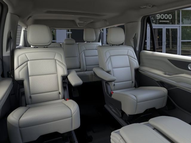 New 2026 Lincoln Navigator L Premier AWD/4WD image 11