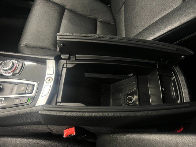 Used 2010 BMW 550i Gran Turismo xDrive AWD/4WD image 31