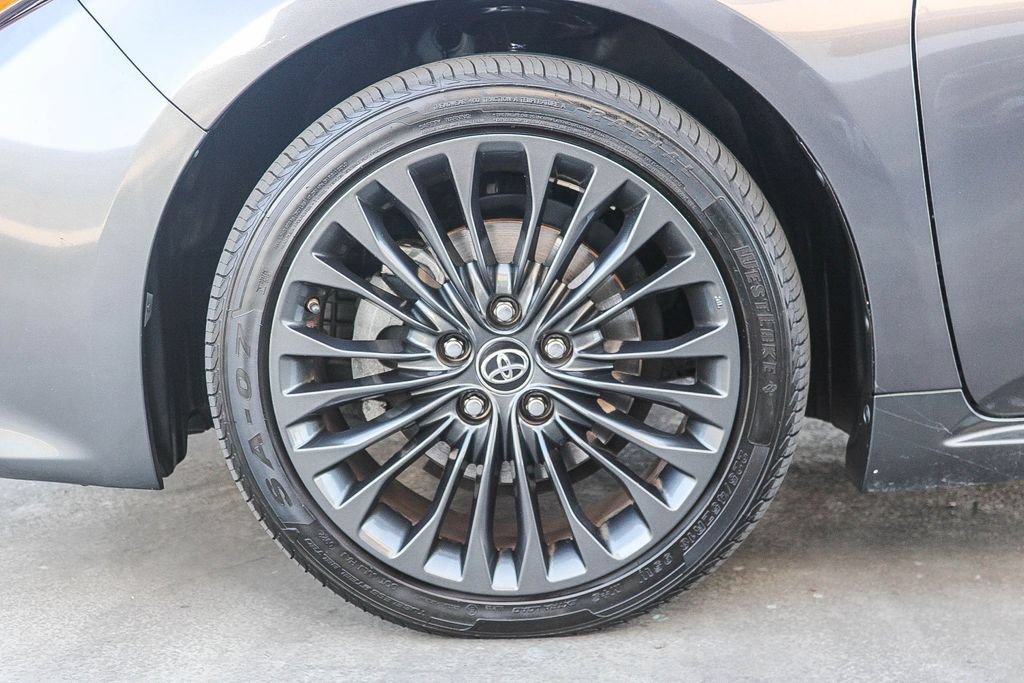 Used 2016 Toyota Avalon Touring w/ Preferred Accessory Package FWD image 11