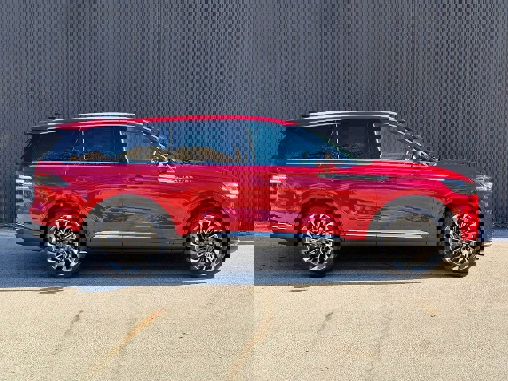 New 2026 Lincoln Aviator Reserve w/ Luxury Package image 7