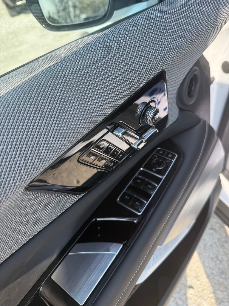 Certified 2025 Cadillac Optiq Luxury 2 w/ LPO, Floor Liner Package image 24