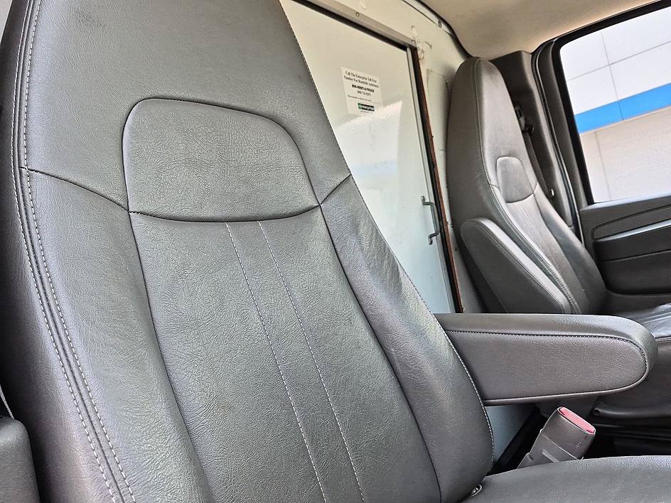 Used 2014 Chevrolet Express 3500 Extended RWD image 31