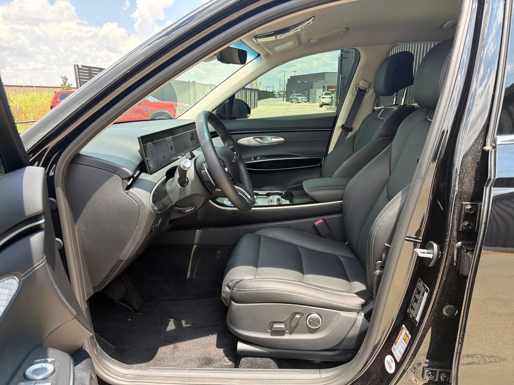 Certified 2026 Genesis GV70 2.5T AWD/4WD image 9