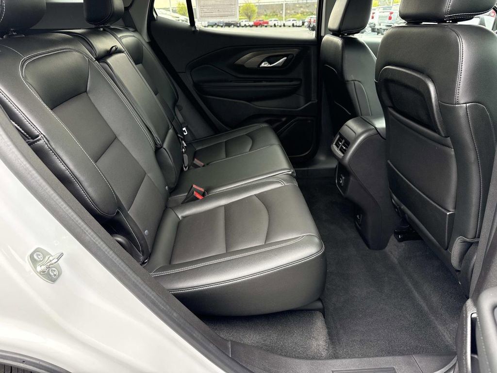 Used 2024 GMC Terrain SLT AWD/4WD image 20