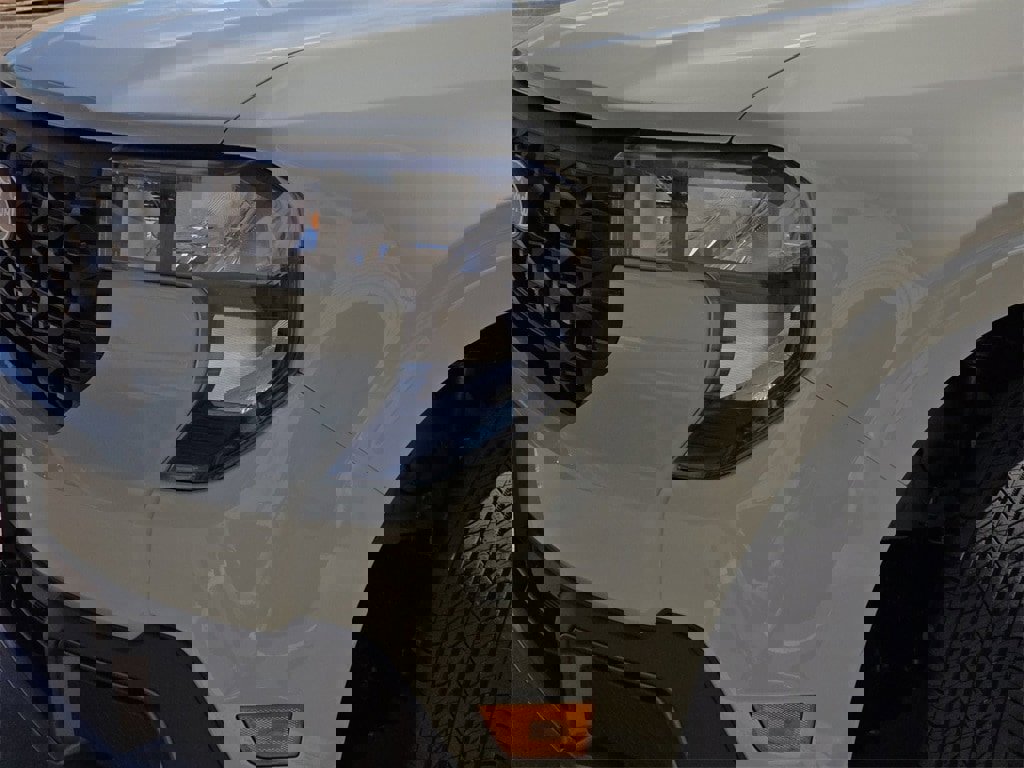 New 2025 Ford Maverick XLT w/ XLT Luxury Package image 26