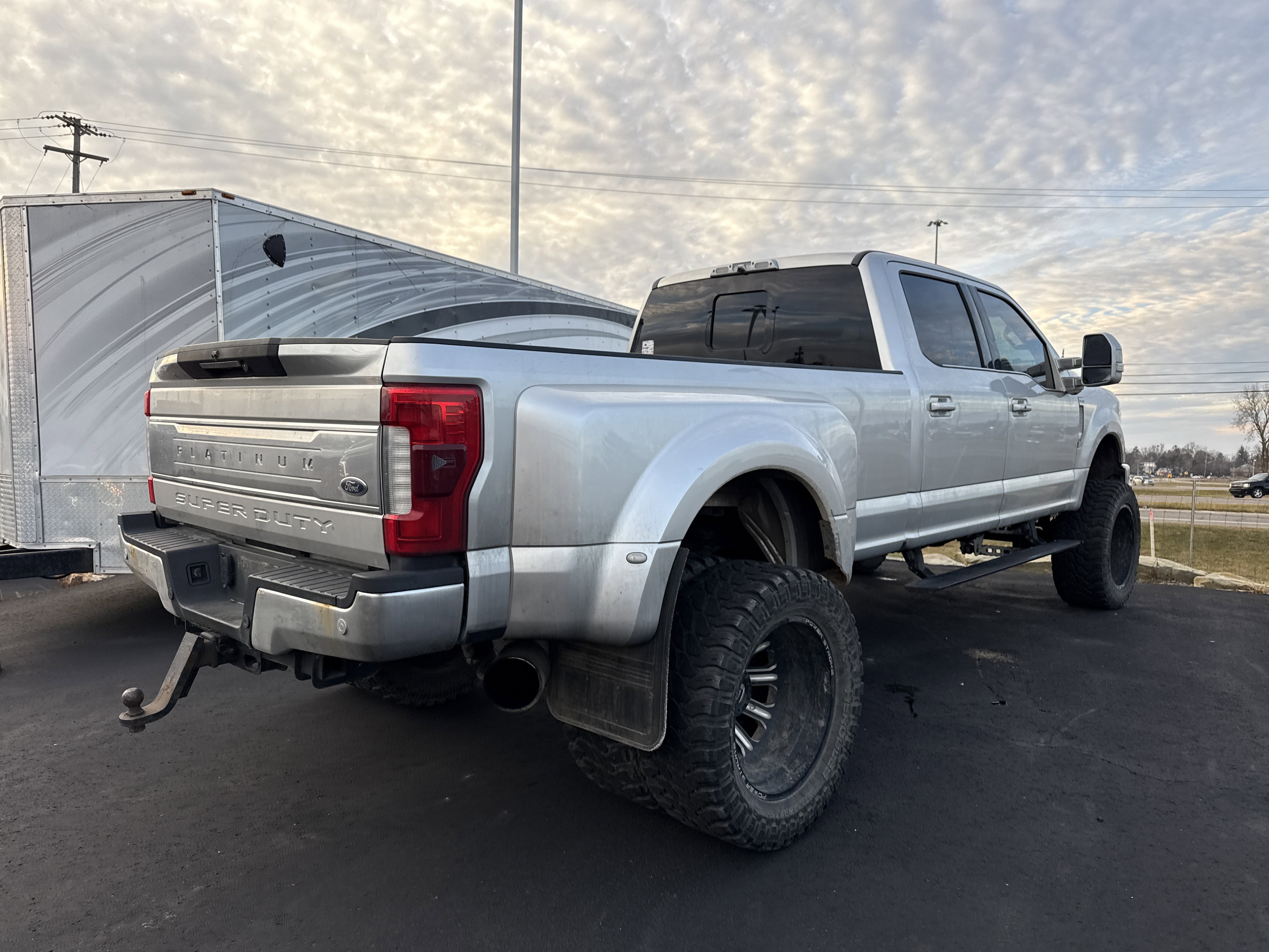 Used 2017 Ford F350 Platinum w/ Platinum Ultimate Package image 4
