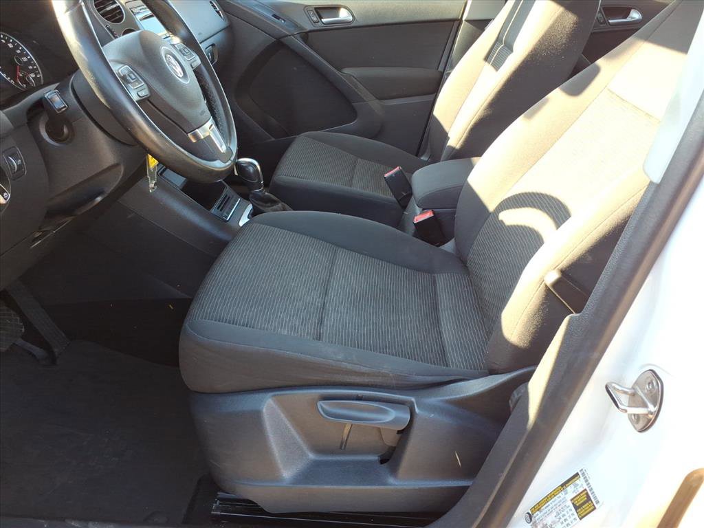 Used 2013 Volkswagen Tiguan S image 14