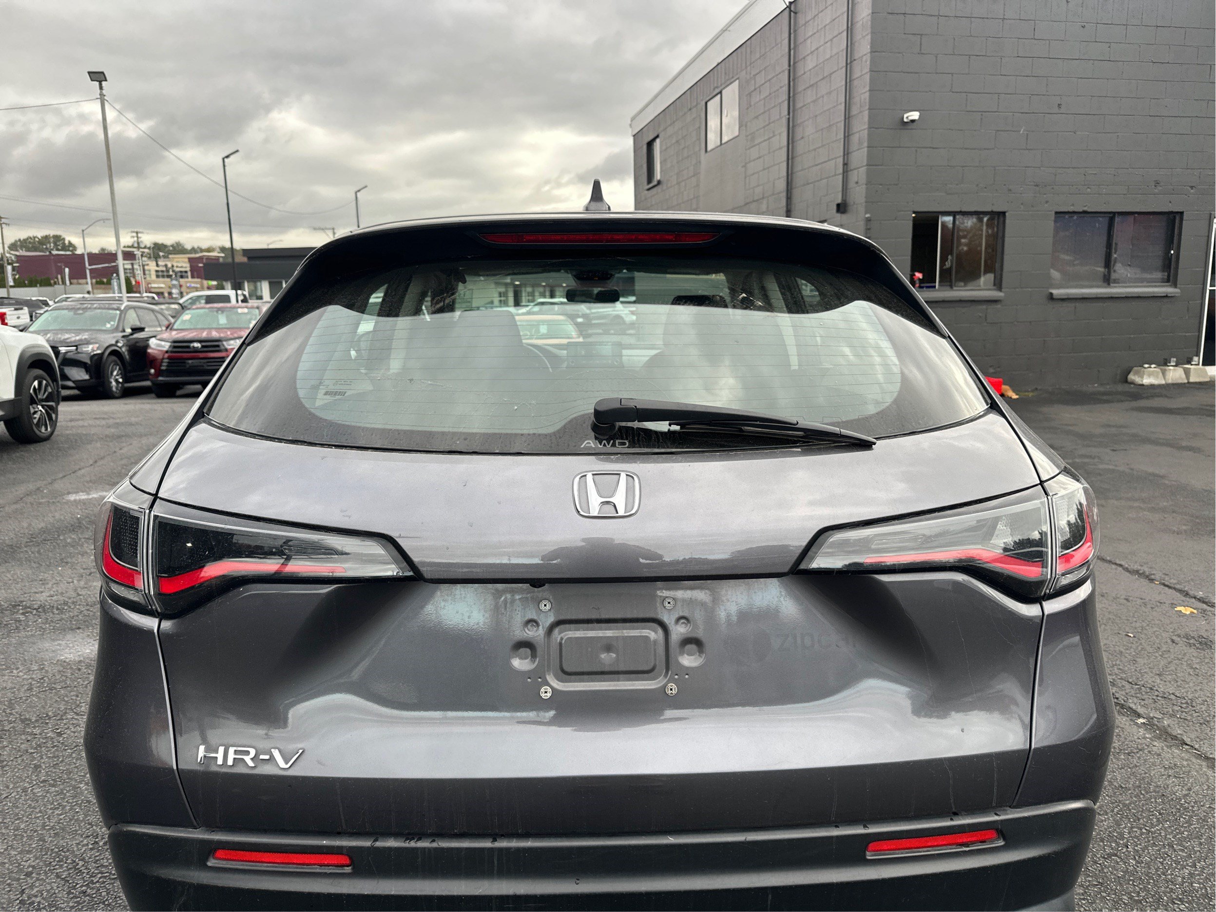 Used 2023 Honda HR-V LX image 24