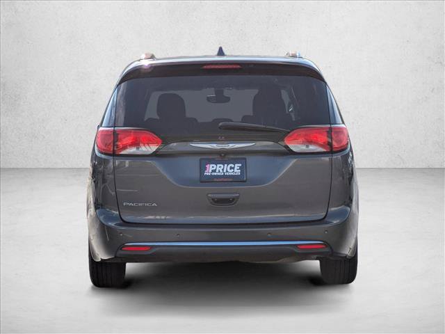 Used 2017 Chrysler Pacifica Touring-L Plus FWD image 6